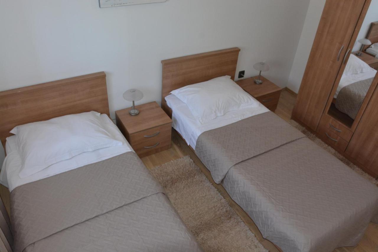 Sole Apartment Turanj Exterior photo