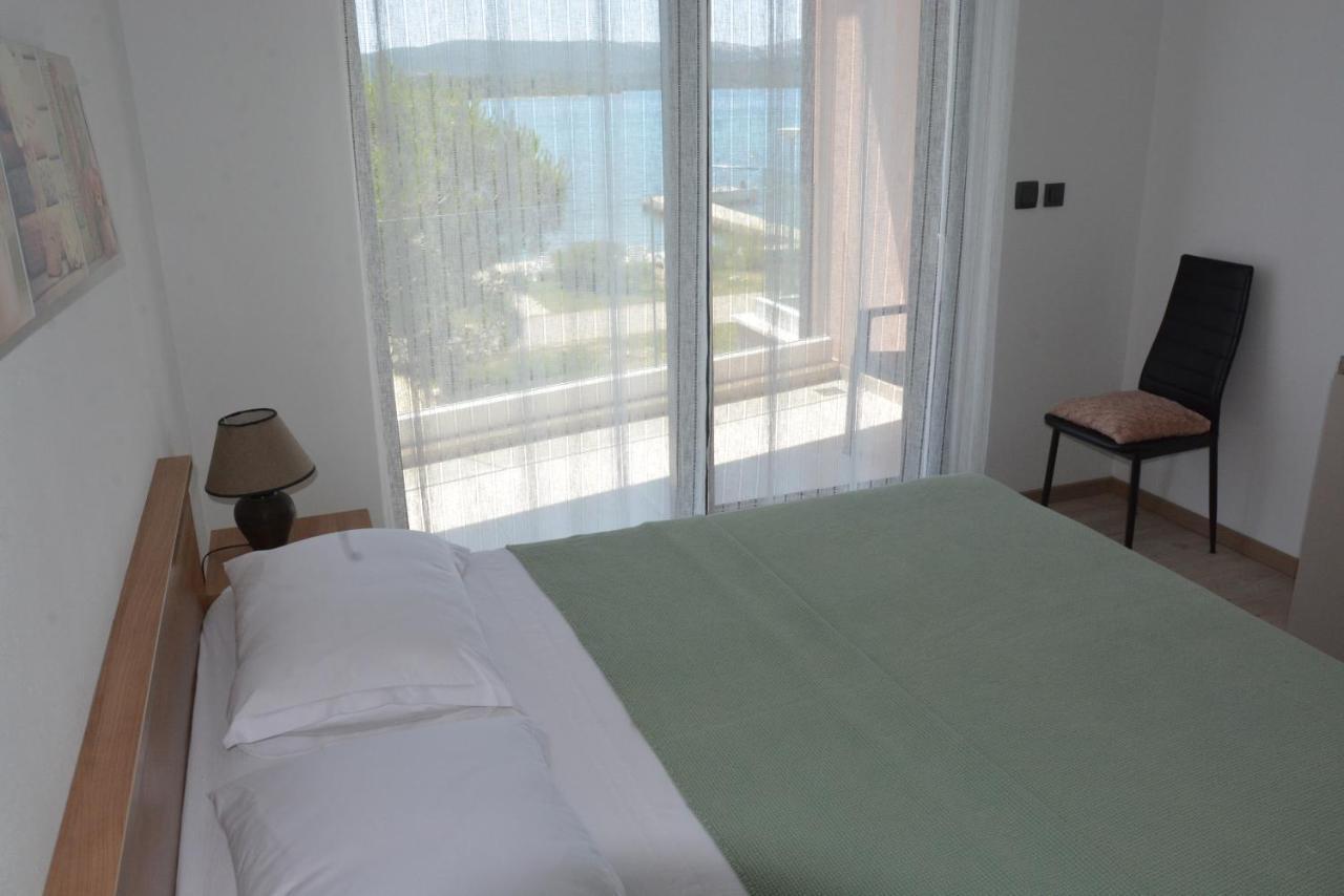 Sole Apartment Turanj Exterior photo