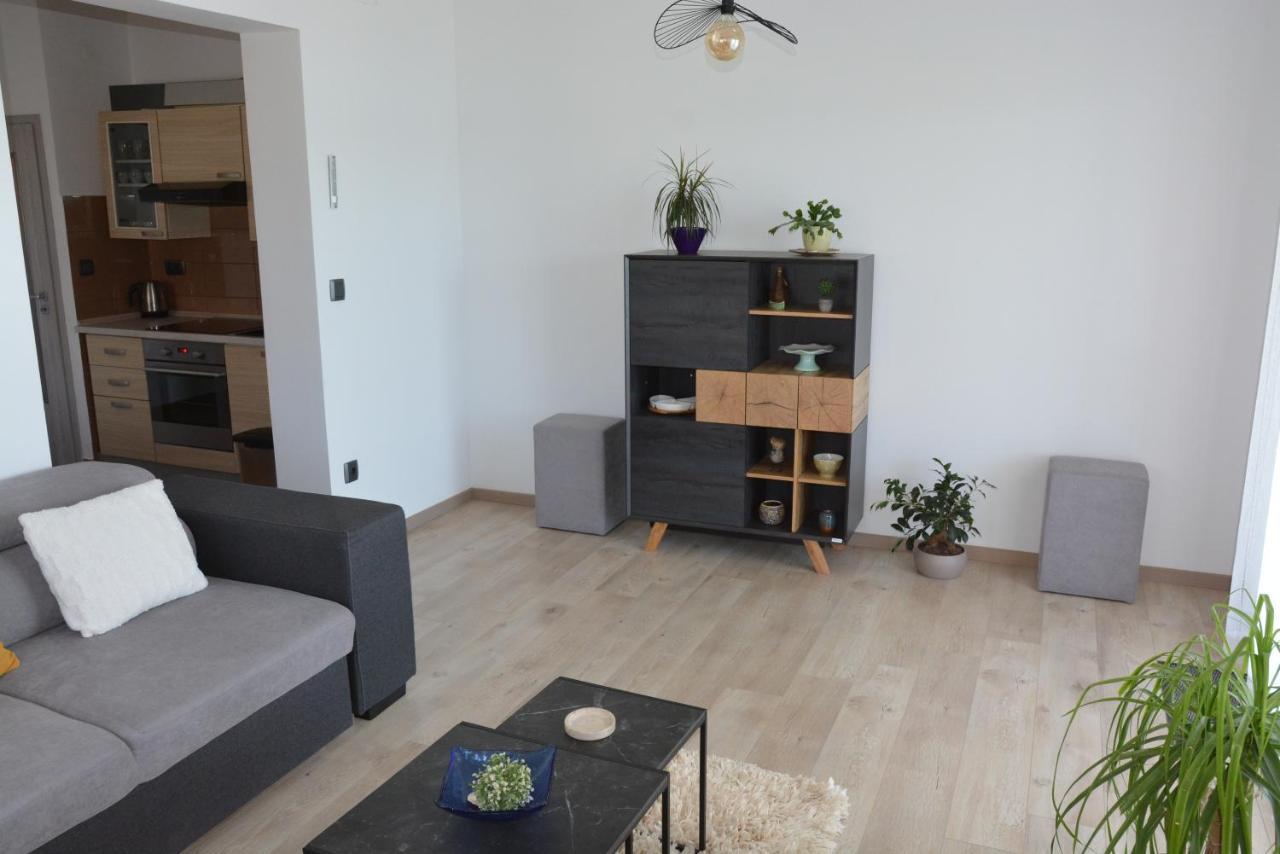 Sole Apartment Turanj Exterior photo