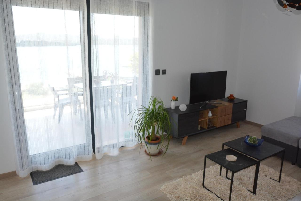 Sole Apartment Turanj Exterior photo