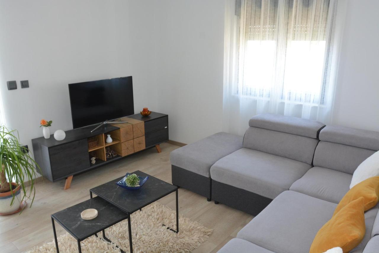 Sole Apartment Turanj Exterior photo
