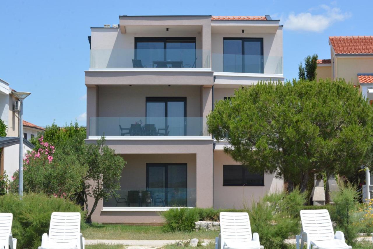 Sole Apartment Turanj Exterior photo